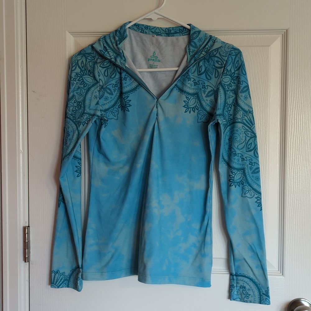 Prana 1/4 zip athletic top size S